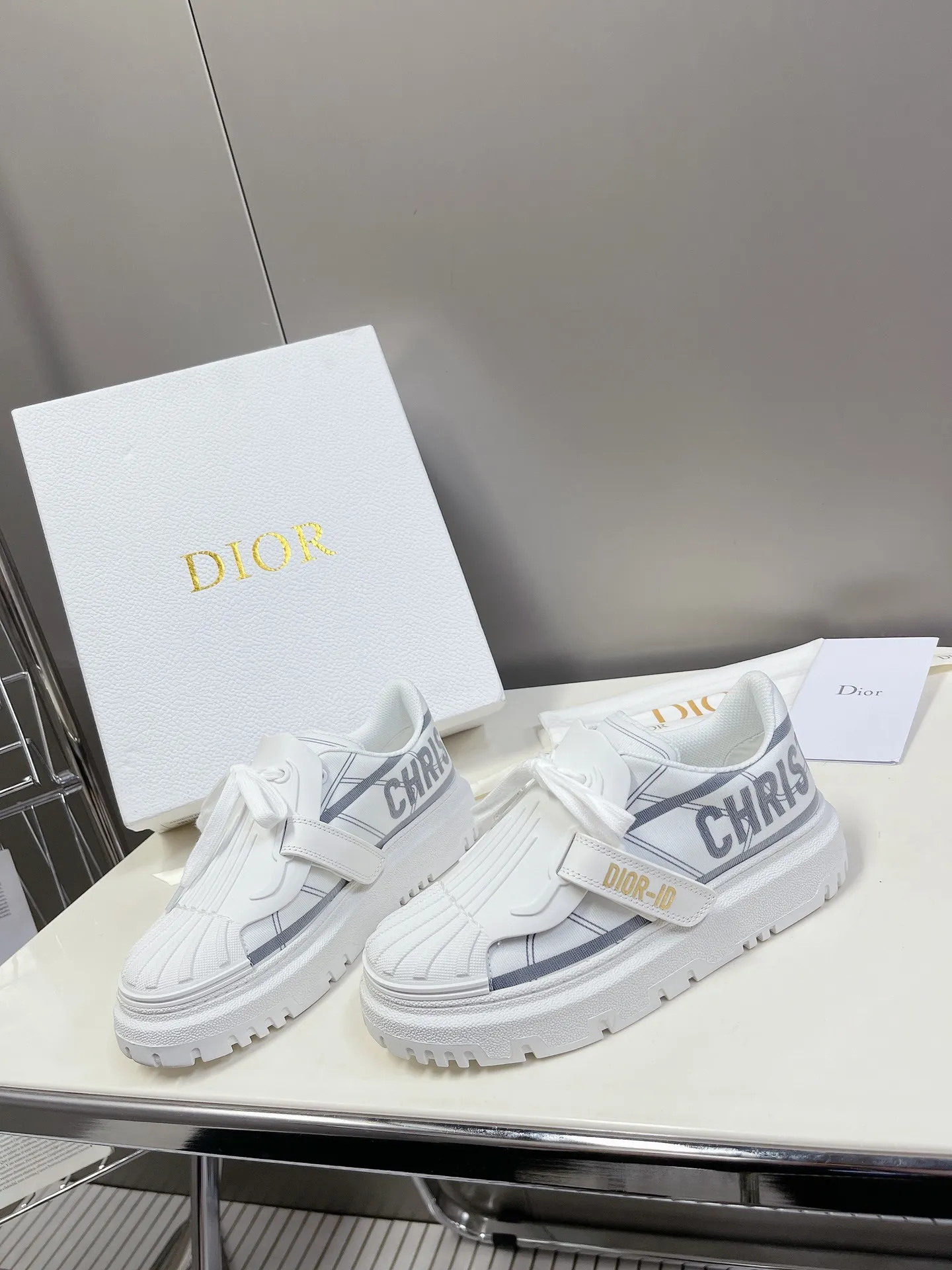 👟👟Ex-factory price 480👟👟Women's Shoes Women's Clothing Women's Shoes Women's Clothing DIOR Dior classic shell-toe sneakers, genuine purchase and development, perfect one-to-one reproduction ✔️Cow leather upper ➕Transparent film, classic shell outsole, very comfortable, genuine full set of packaging, transparent outsole, size 35-41